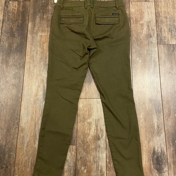 Sanctuary Green Cropped Jean - Picture 5 of 5